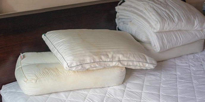 10 Signs That It's Time for a New Pillow